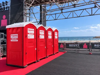 Sanitario portátil para eventos y administración pública en alquiler - Laporta