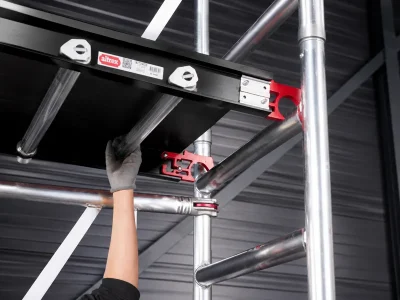 Torre móvil de aluminio en alquiler - Laporta